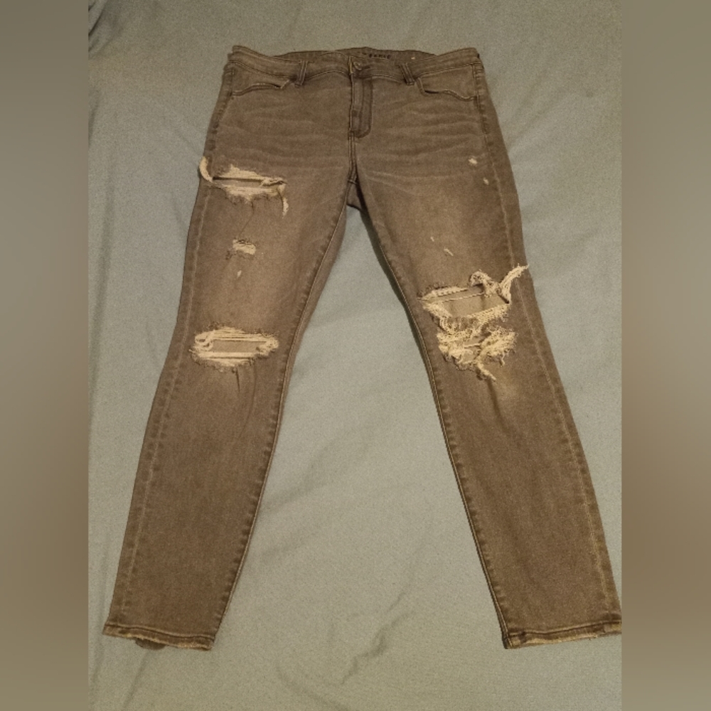 American Eagle Ripped Jegging - Picture 3 of 3